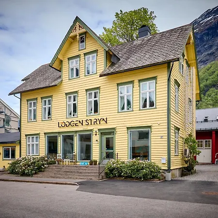 Lodgen Hotel *
